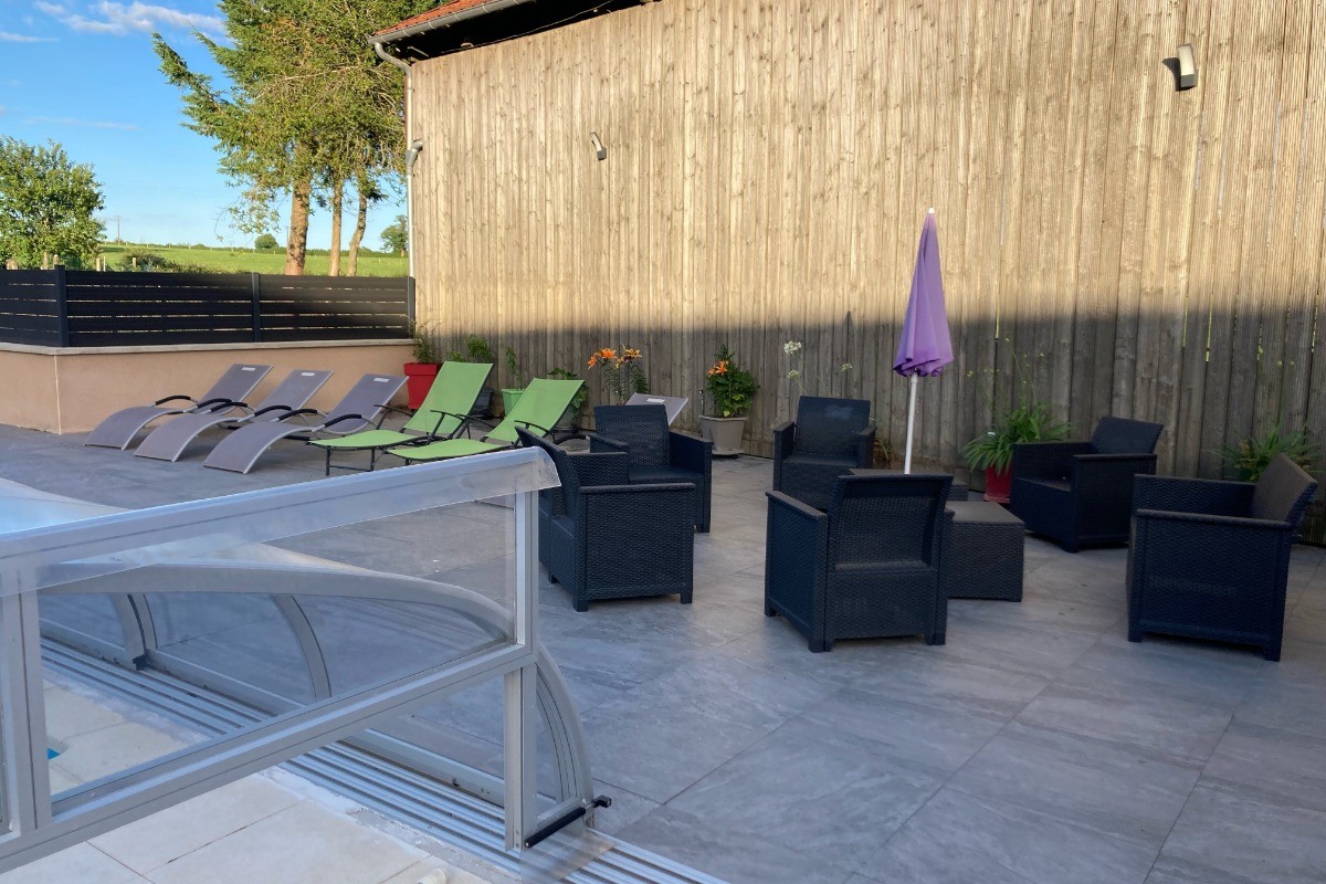 terrasse côté piscine