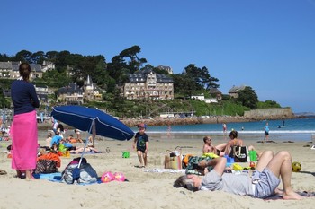 plage cote de granit rose a trestraou