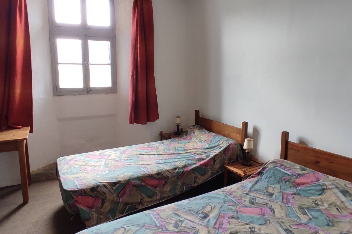 La Cheysserie - Maison forte du 13eme siècle dans la vallée de l'Eyrieux - Chambre en enfilade