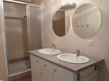 Salle d'eau n°2 - Appartement Edelweiss - Gîtes Les Chantenées La Bresse