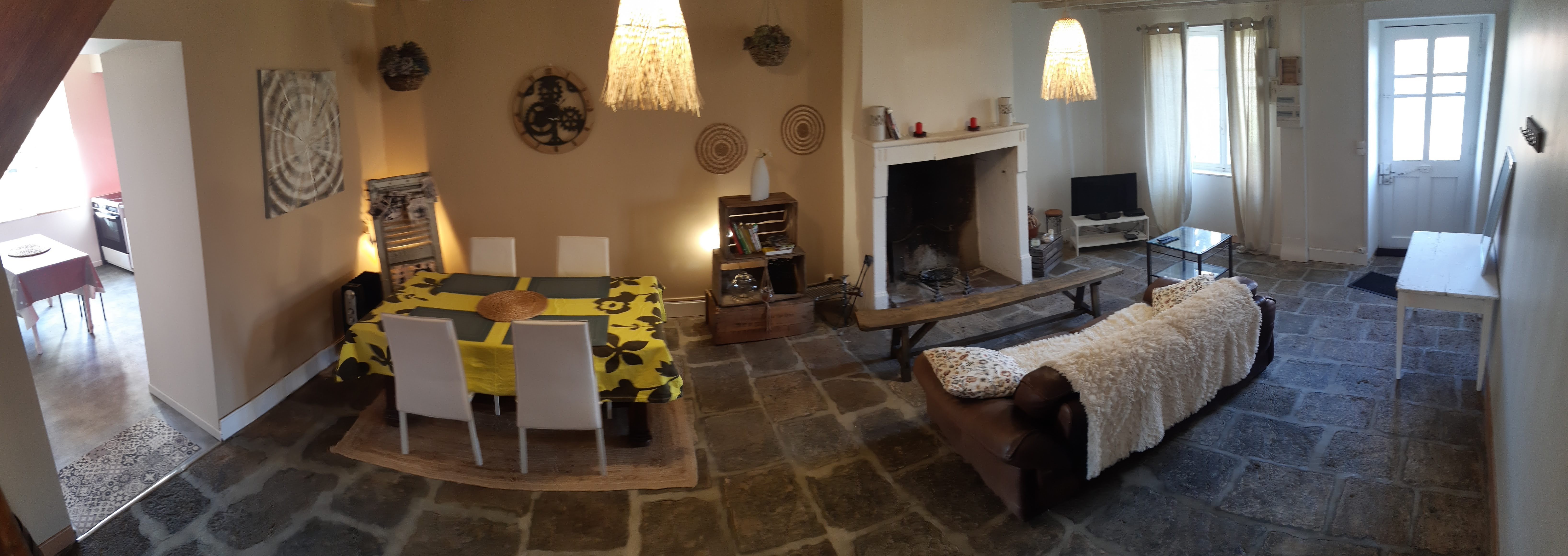 Gîte Le Suquet, Pontgibaud, Puy de Dôme : La pièce de vie