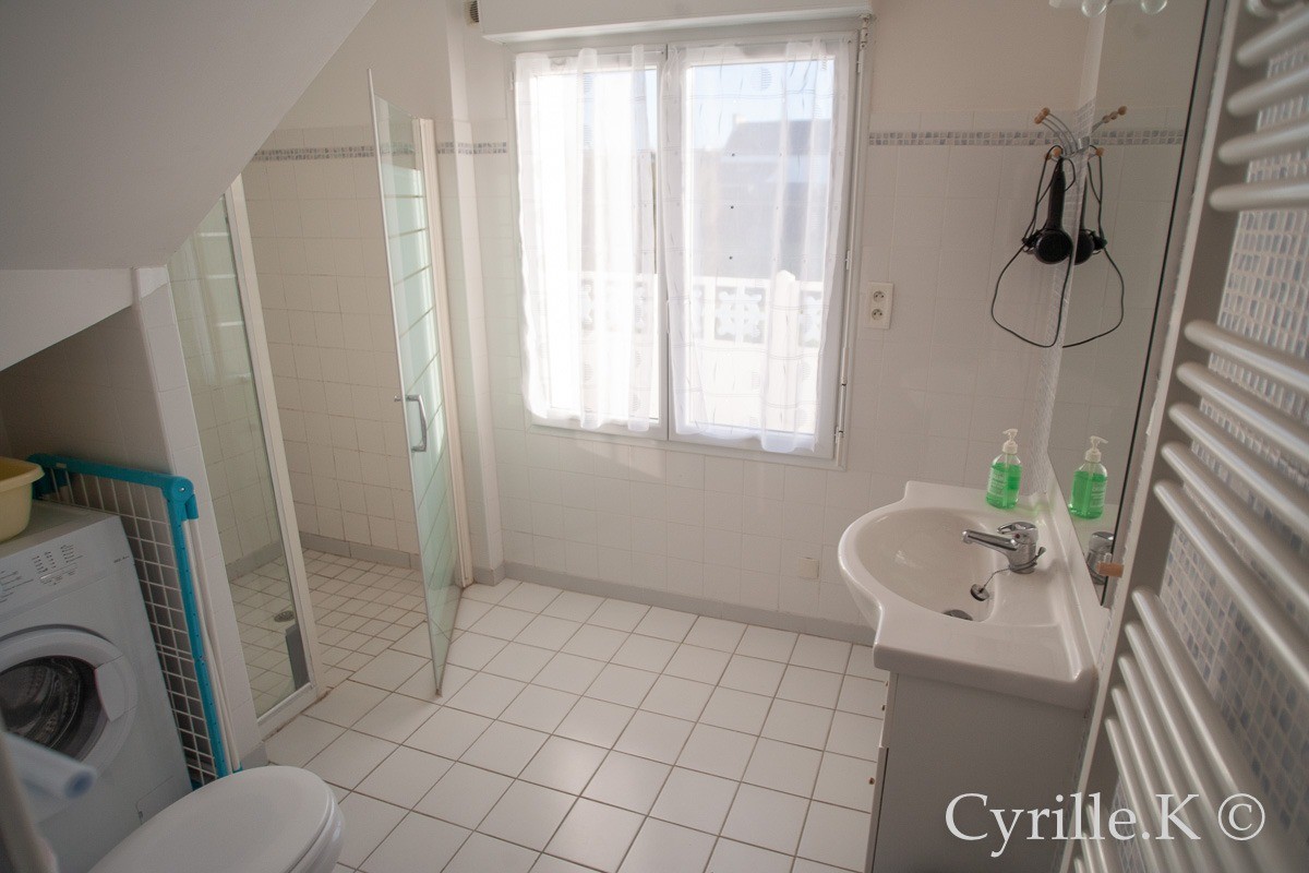 Shower room with WC