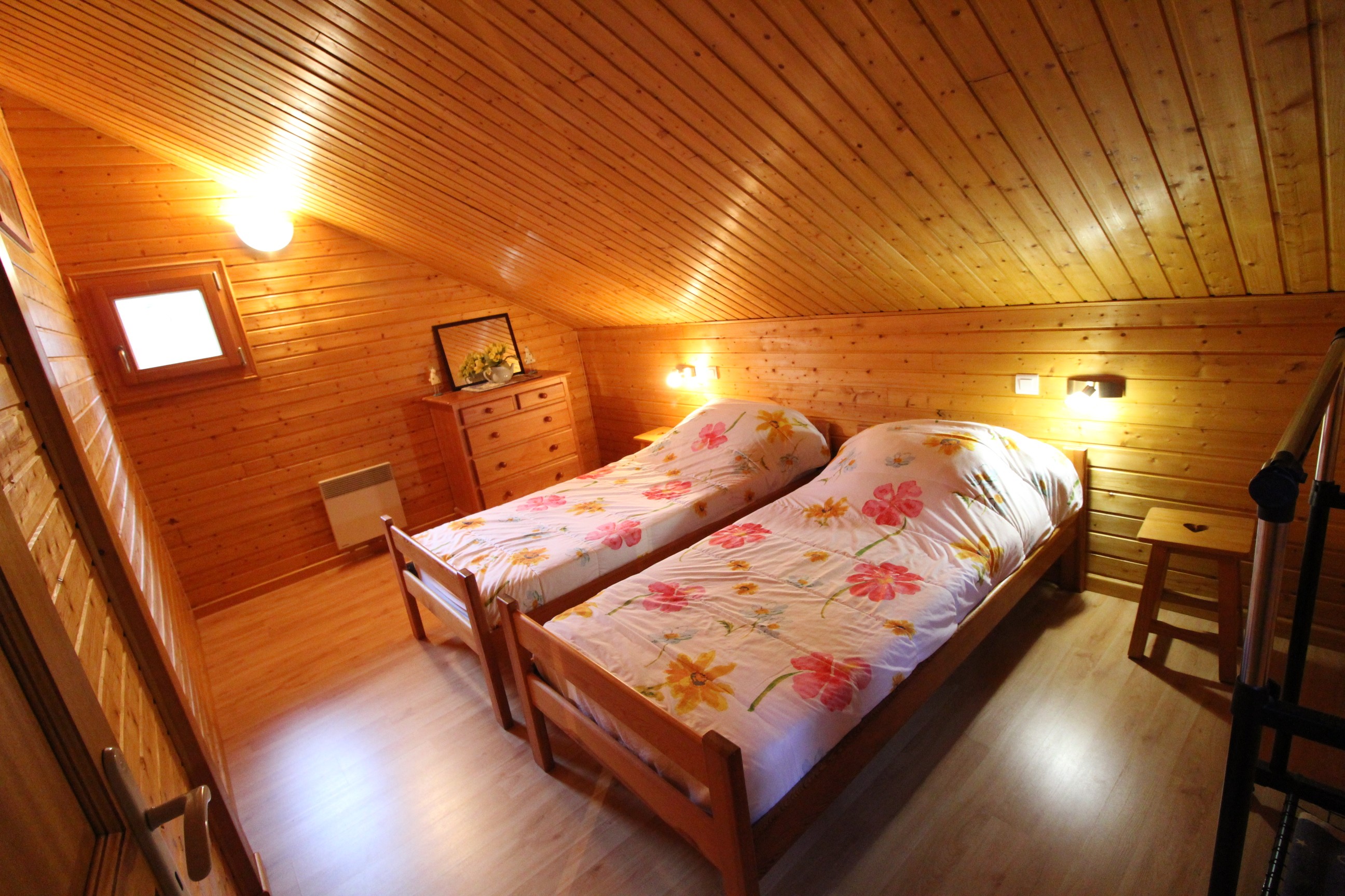 Chambre avec 2 lits simples - Chalet en bois tout confort aux Rouges-Eaux – Nature, jardin, randonnées Vosges
