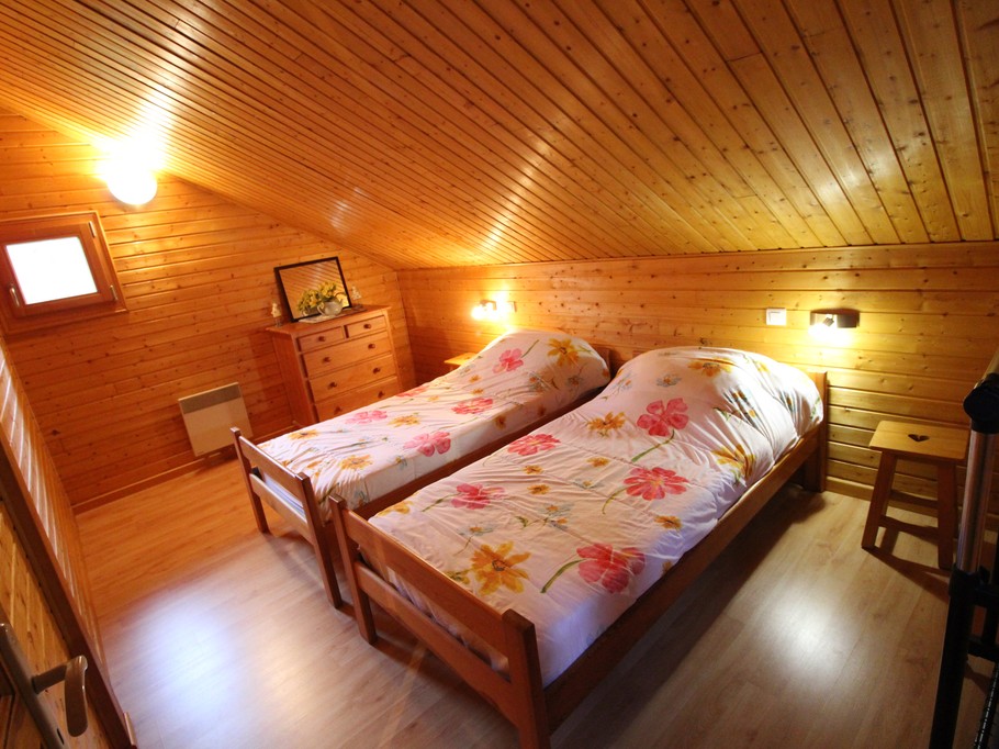 Chambre avec 2 lits simples - Chalet en bois tout confort aux Rouges-Eaux – Nature, jardin, randonnées Vosges