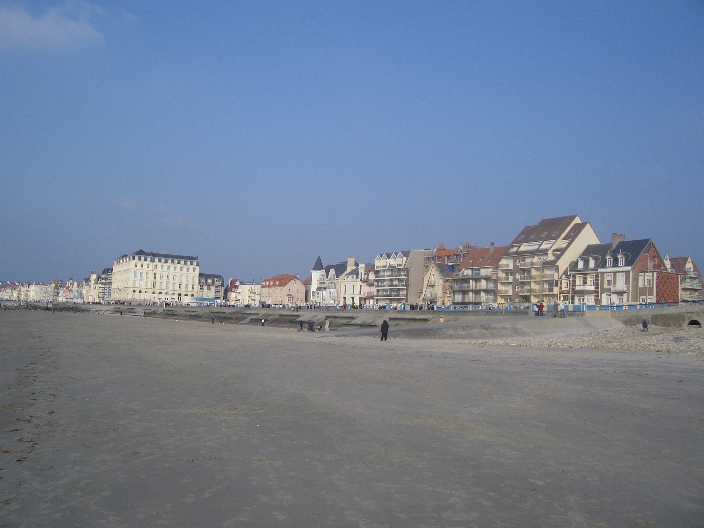 PLAGE DE SABLE A MAREE BASSE
