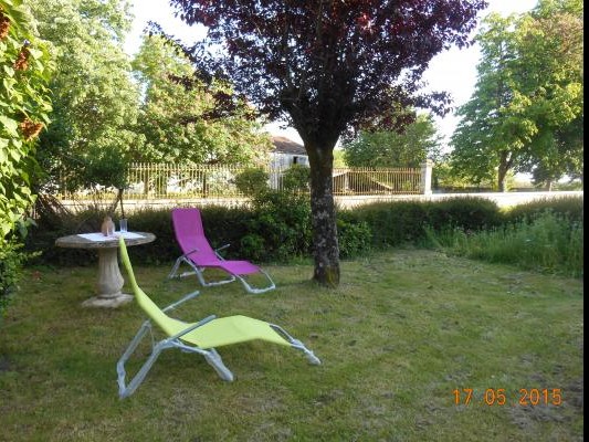 garden Large house "Bords de Charente" for 5 6 people in Charente maritime