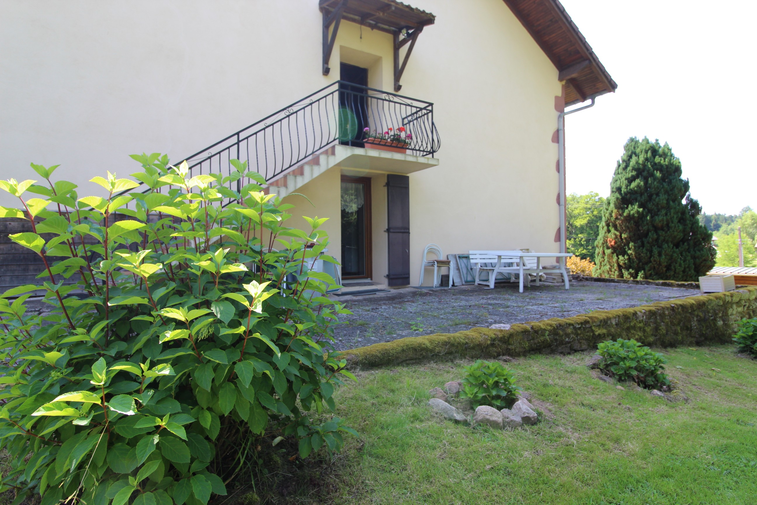 Gîte du Han à Saint-Remy, Vosges – Appartement nature, jardin, terrain pétanque