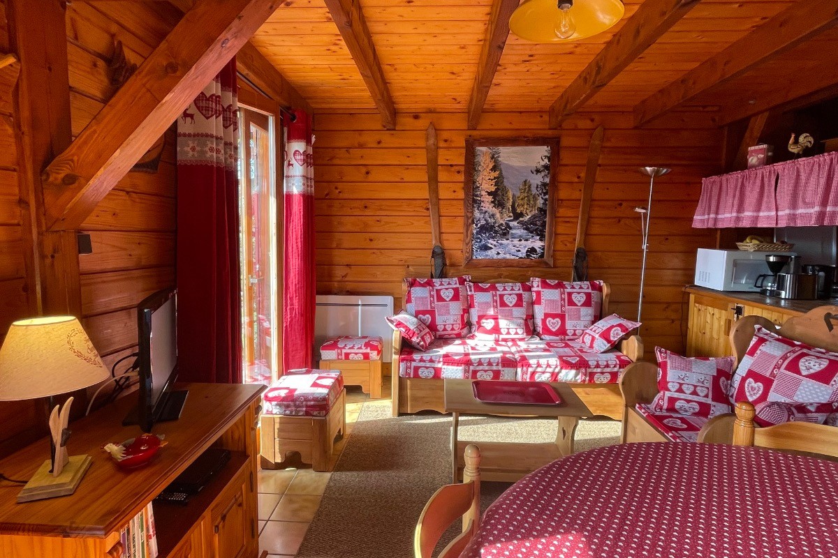 Salon séjour avec accès direct à la terrasse - Chalet du Sotré à 900m du Lac de Longemer