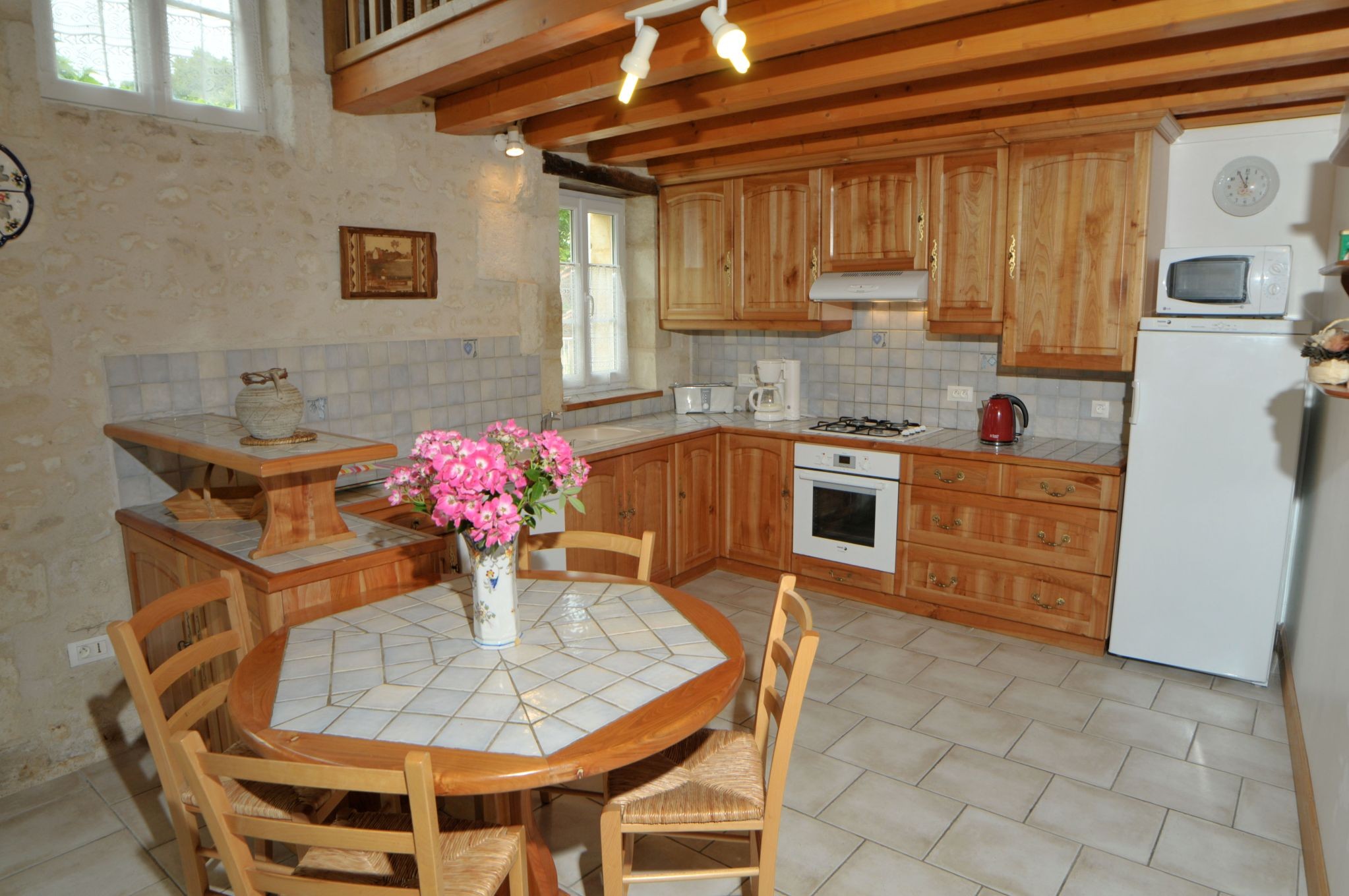 Gite La Grange Chez Bariot pour 10 personnes avec piscine et jacuzzi intérieur en Charente