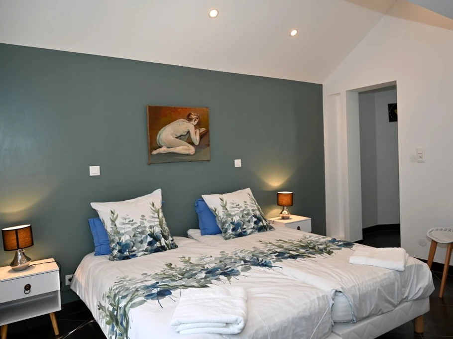 Chambre 1 - Maison moderne et confortable ©JLouis Mallaisé