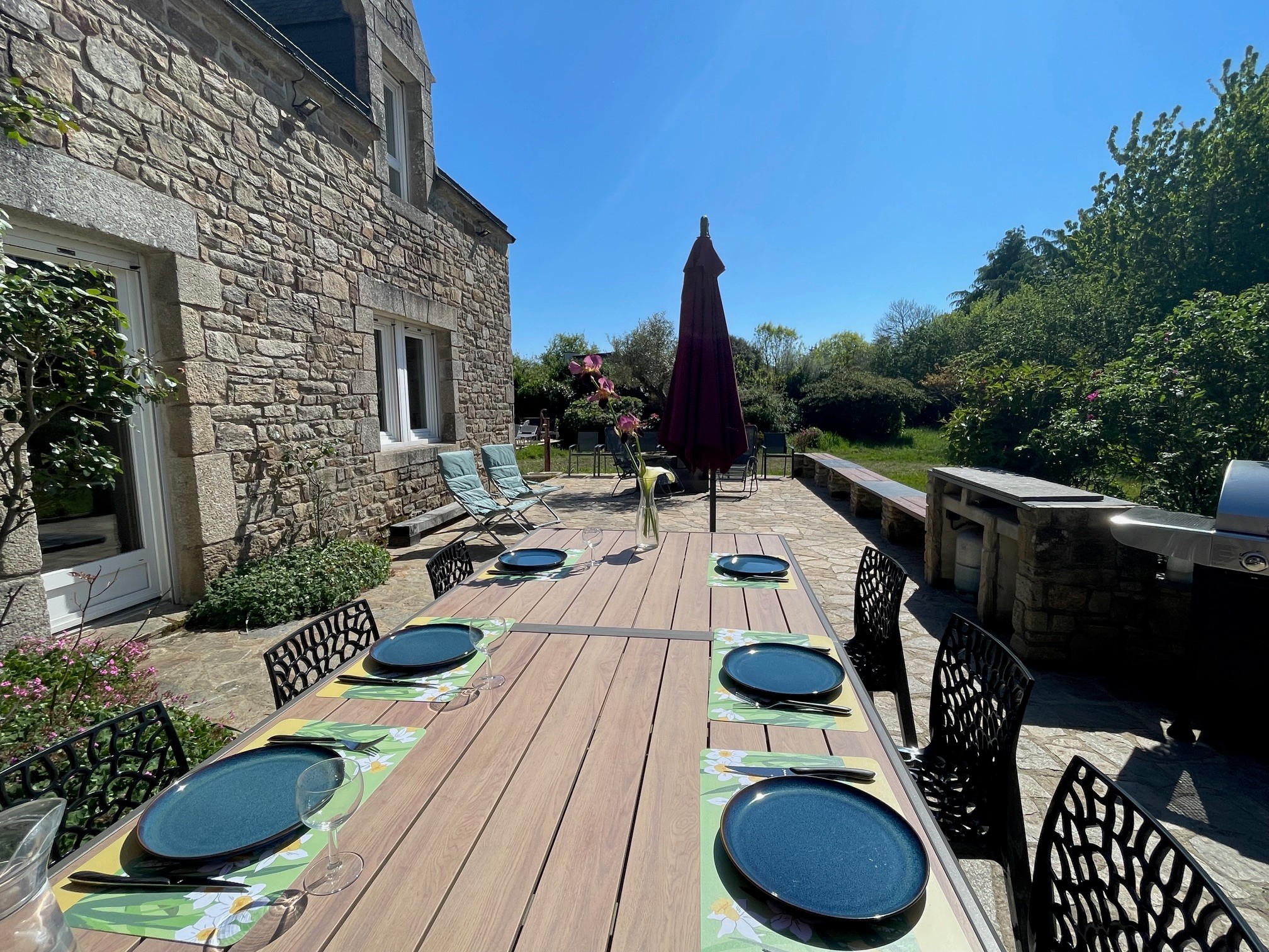 Pleasant outdoor meals