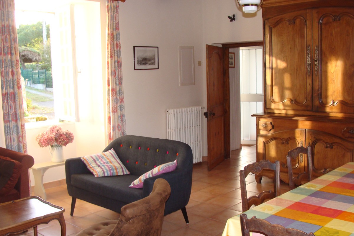 maison de caractère -  le salon et l'entrée