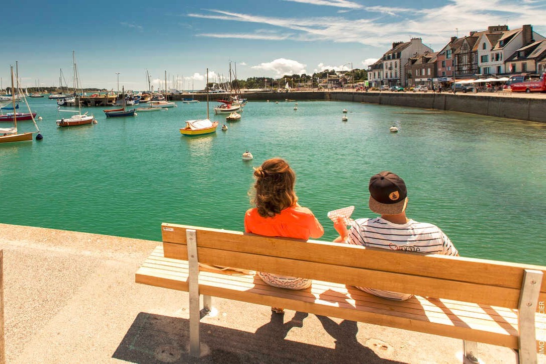 Repos obligé sur le Port de la Trinité Sur Mer pour admirer les superbes bateaux
