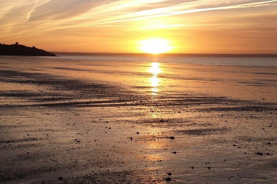 Coucher de soleil sur la plage du Val André