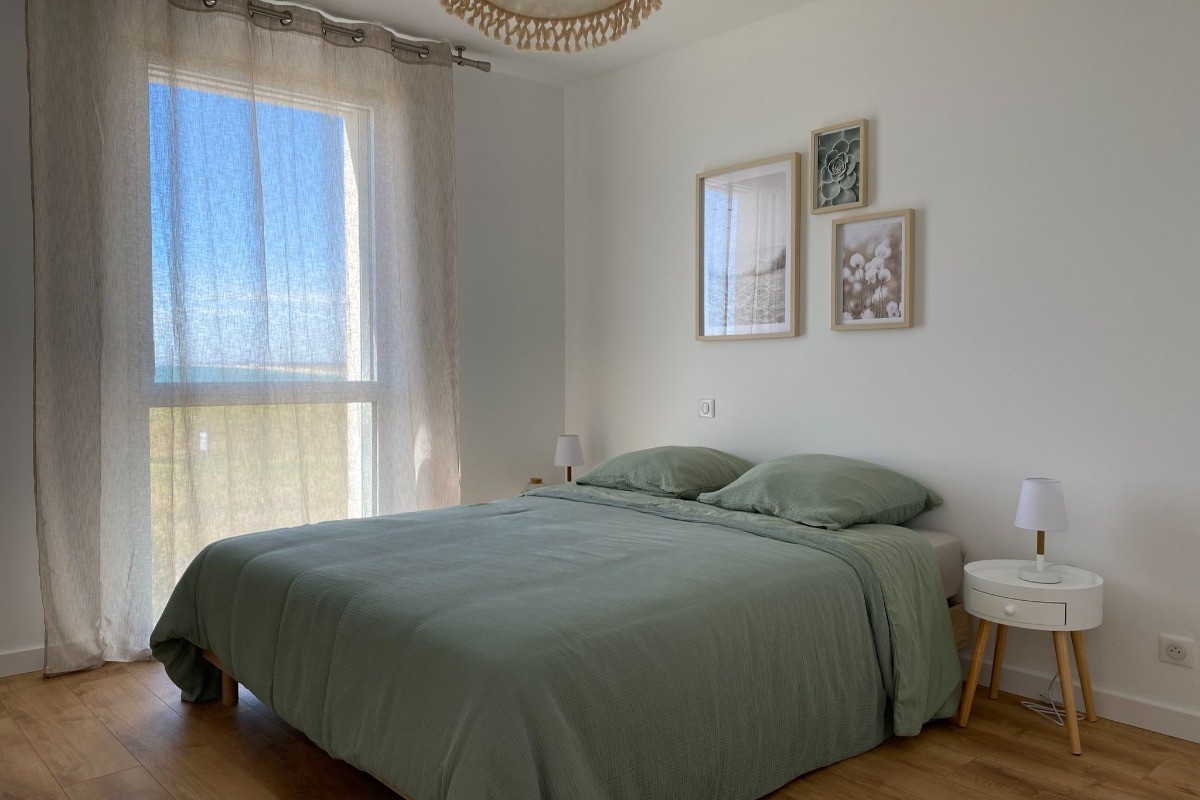 Chambre 1 avec un lit en 160