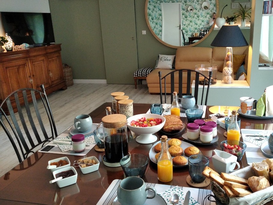 Petit déjeuner à l'intérieur