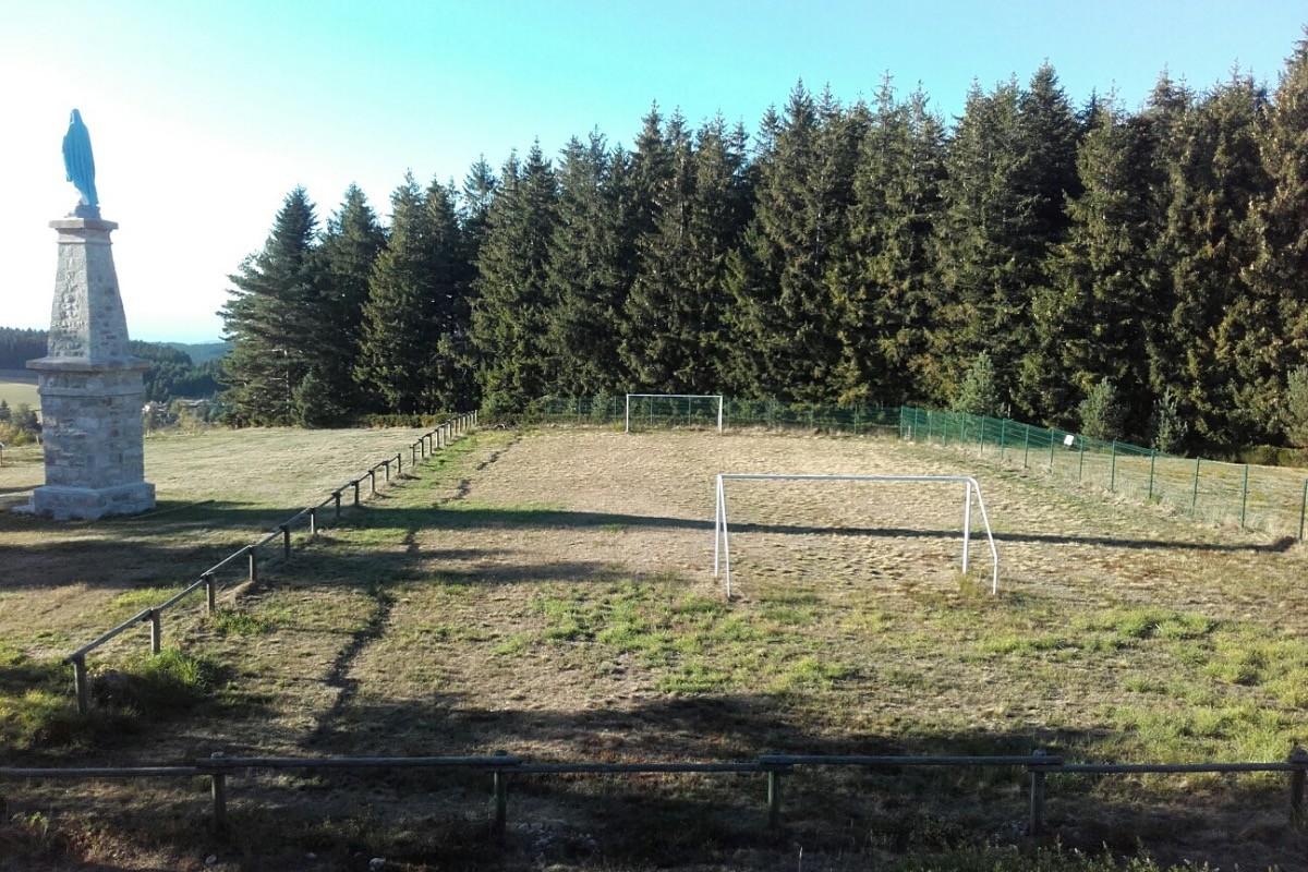 Terrain de Foot à 1500m
