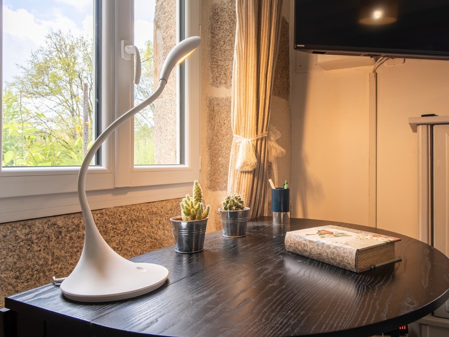 Vue et décoration chaleureuse HAUTE-VIENNE 87 Gîte Le KAOLIN Clévacances