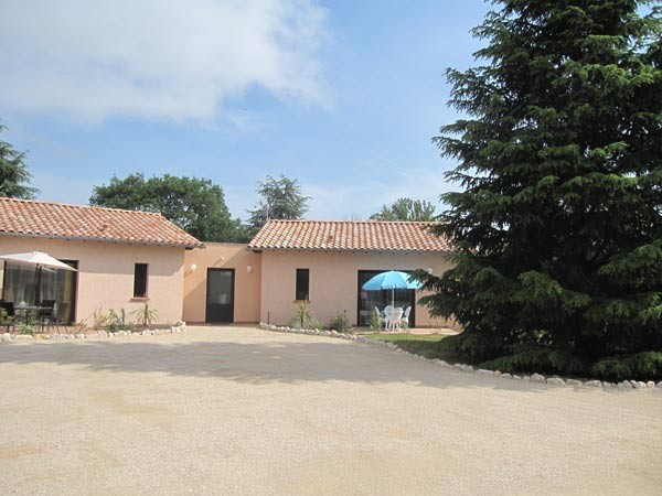 Extérieur avec terrasse privée  - Saint Sulpice - Tarn -