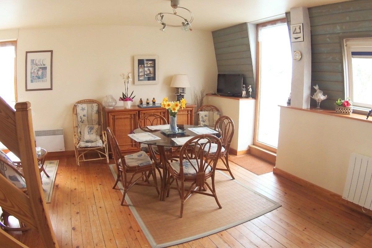 Bienvenue à bord, location, appartement, Pléneuf Val André, Bidan Claudine, salle à manger