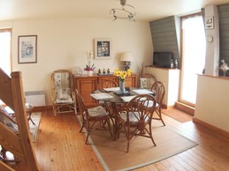 Bienvenue à bord, location, appartement, Pléneuf Val André, Bidan Claudine, salle à manger