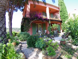 La terrasse vue du jardin