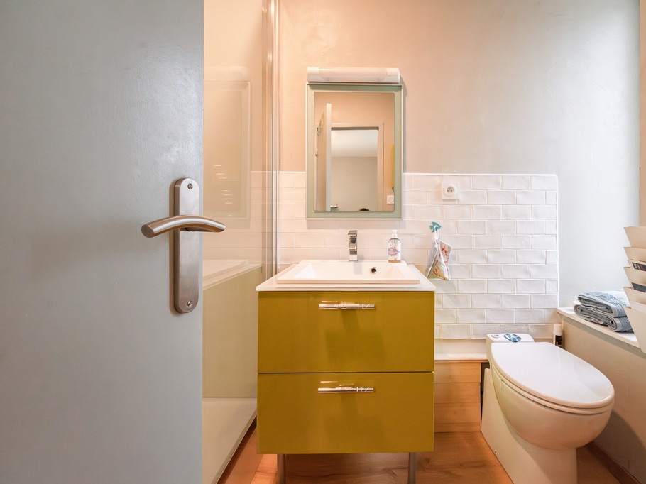 Shower room and toilet