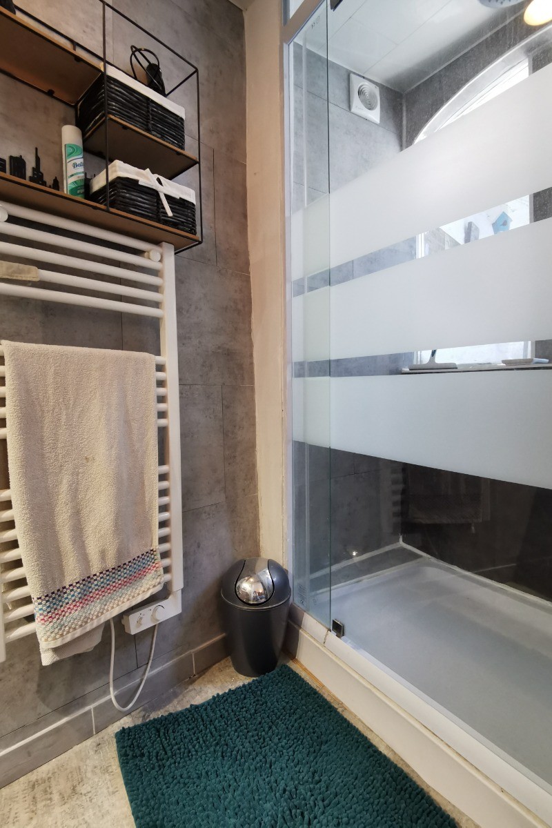 salle d'eau de la chambre 1