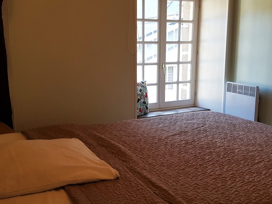 Chambre pour 1 personne (lit 140 x 190 cm) à l'étage. 
Crédits photo : Clévacances Ille-et-Vilaine