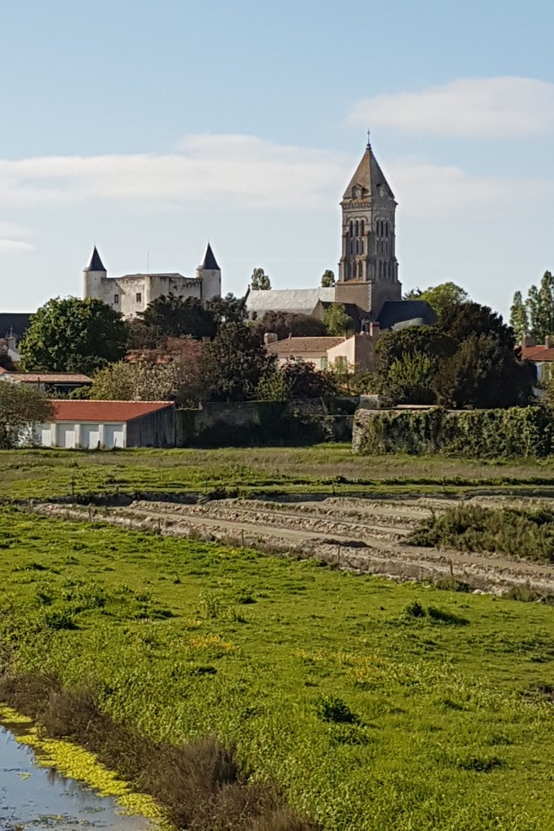Le château  et l'église