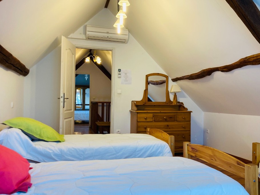 Etage - Chambre avec 3 lits simples
