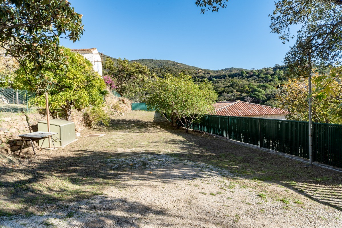 Private land/parking