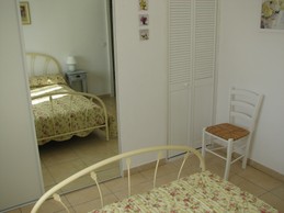 Chambre avec lit double