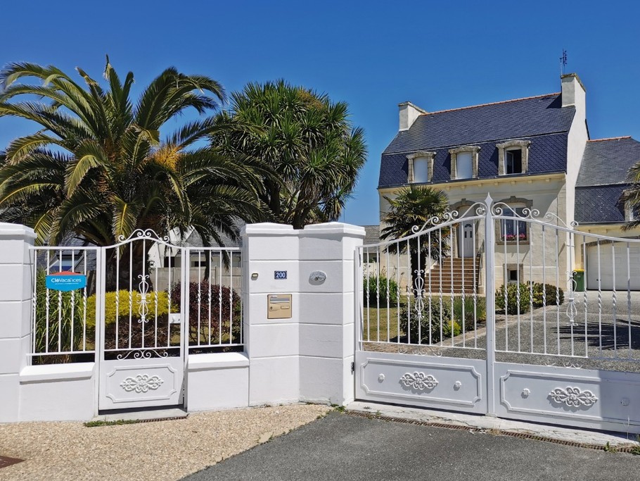 Grande maison de Maitre sur un jardin clos