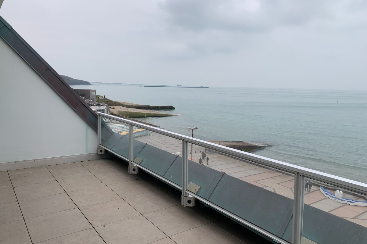 12 m² TERRACE ( THE LARGEST FACE TO THE SEA ON THE 4TH FLOOR IN WIMEREUX)