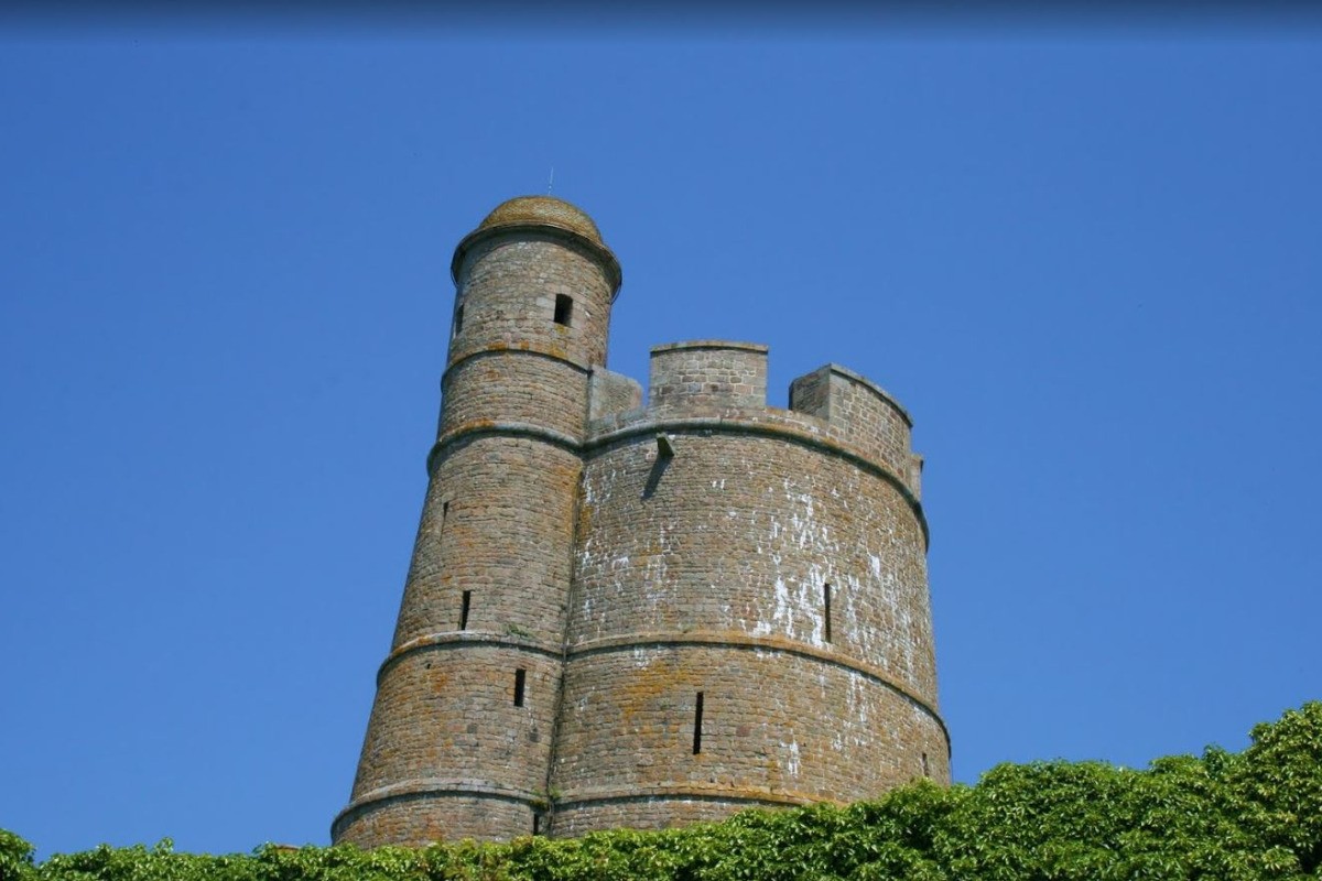 Fort de la Hougue (Tour Vauban)