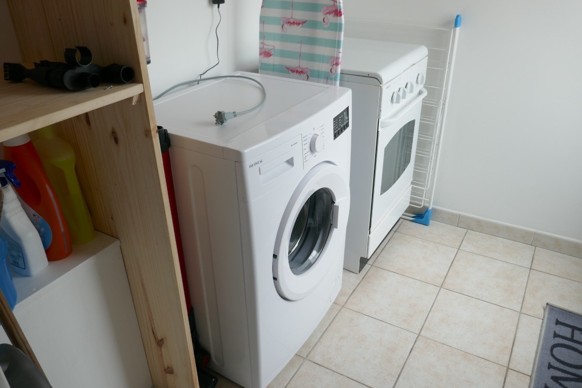 arrière cuisine donnant sur le patio