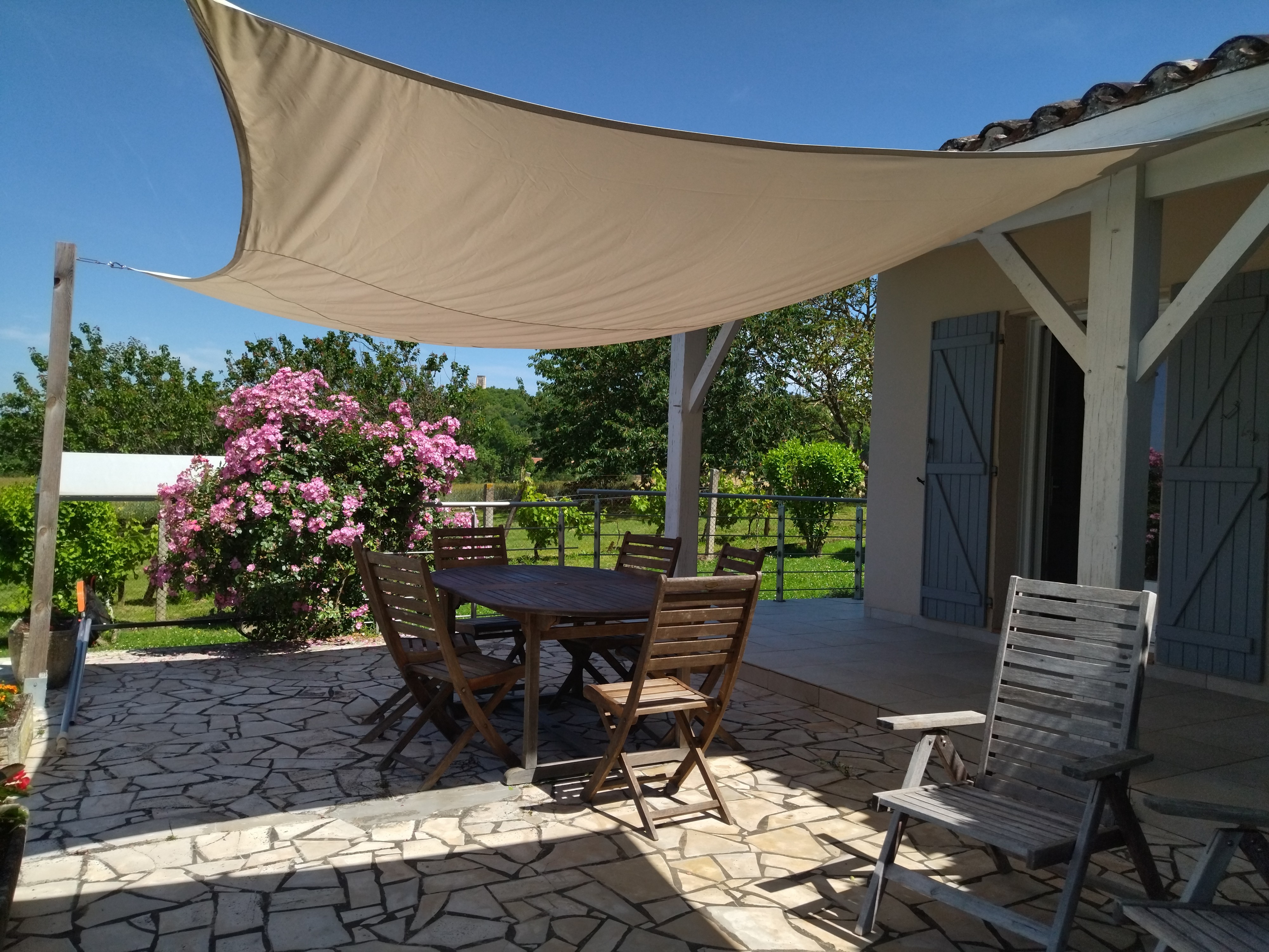 Vue sur Lectoure et sa cathédrale depuis la terrasse