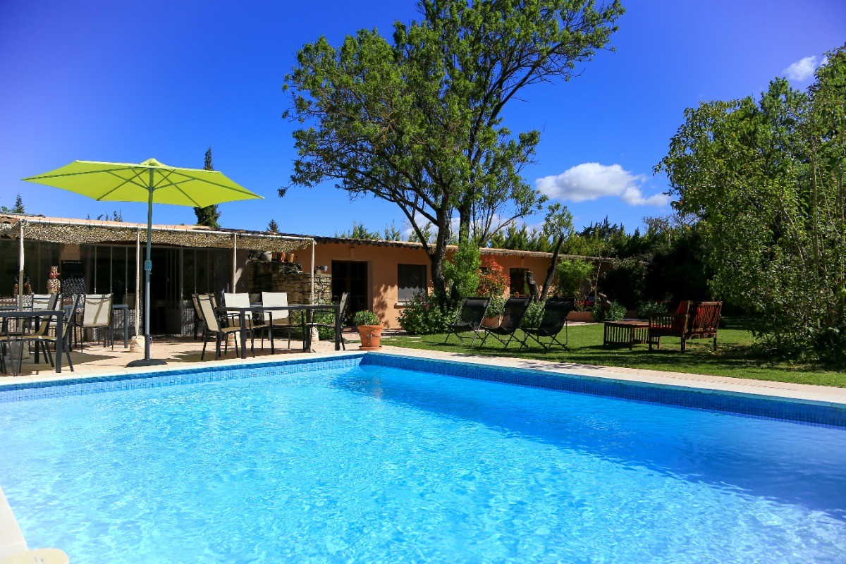 La piscine et sa terrasse