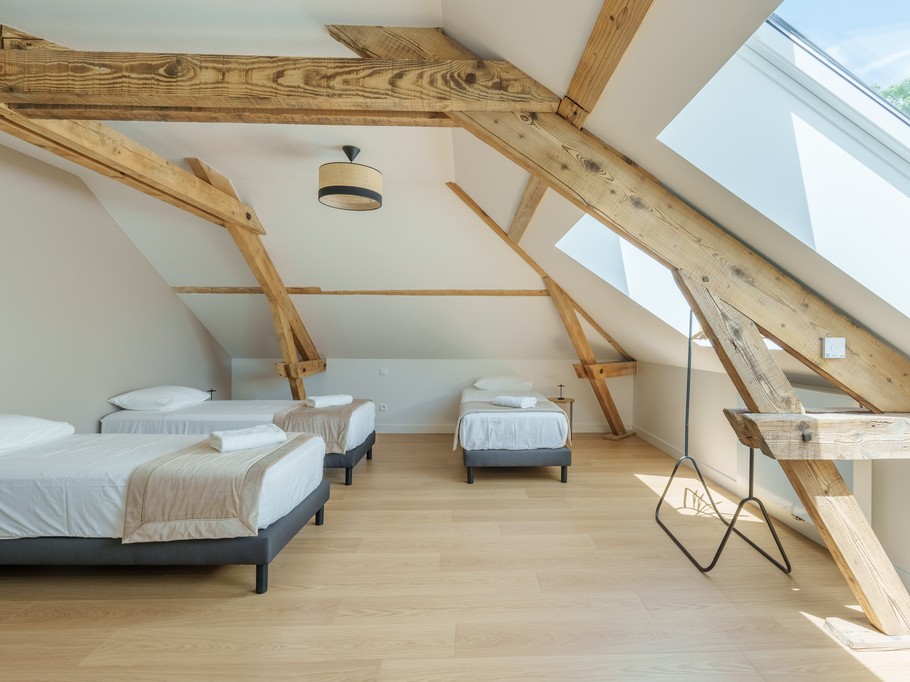 Chambre familiale taupe à l'étage