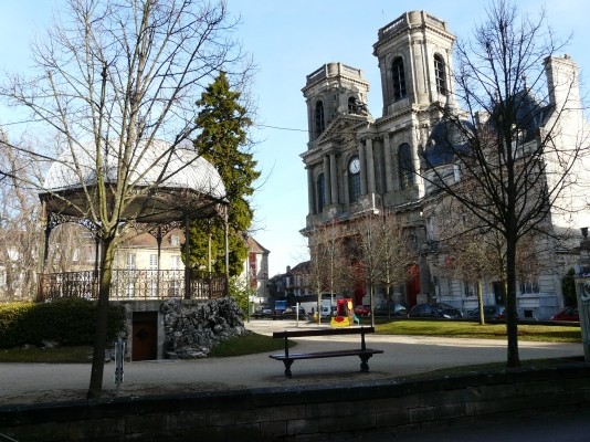 SQUARE JEANNE MANCE