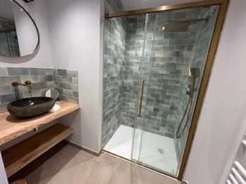 La Grange du Parador Vert, Le Verdier, Saint Victor la Rivière, Salle d'eau