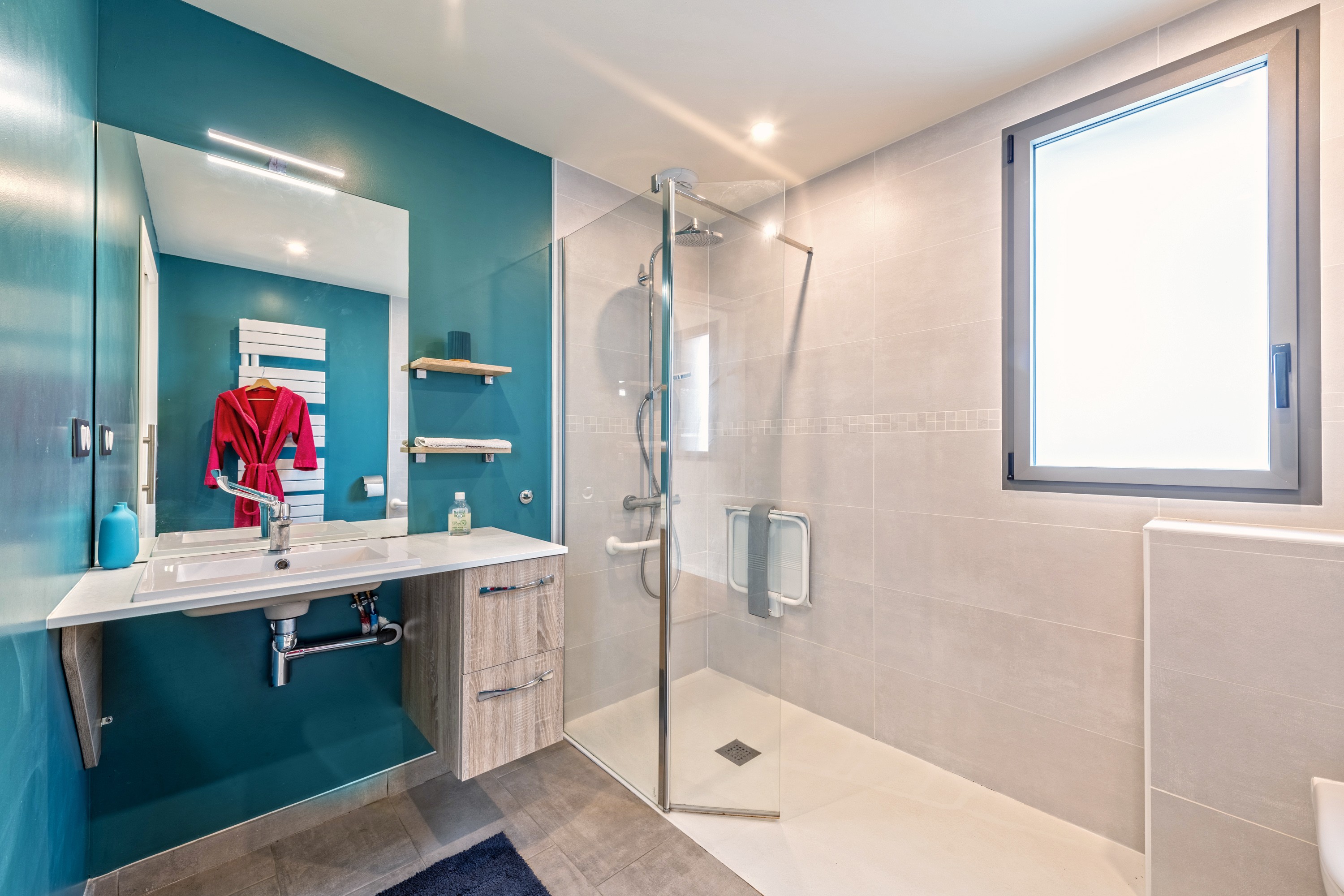 Private shower room in bedroom 1