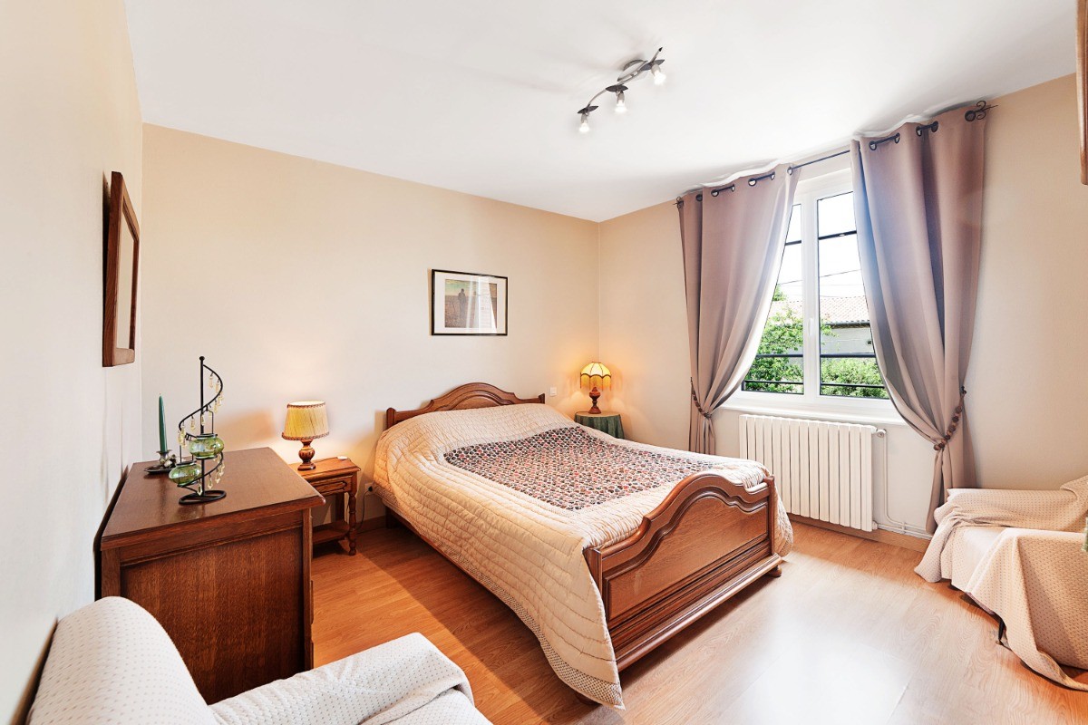 Gite Clévacances Lavoisier Castres Tarn - Midi-Pyrénées - Occitanie - Sud Ouest- chambre lit 160.