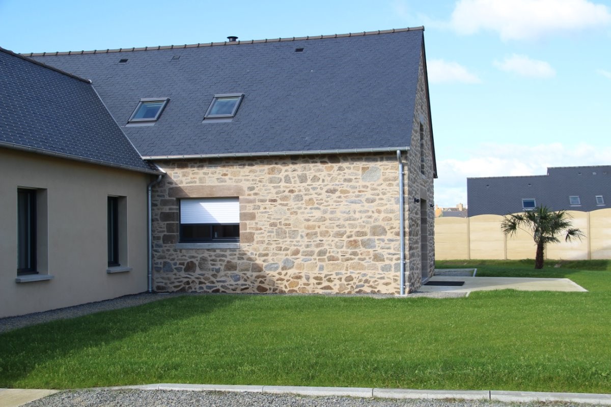 Gîte mitoyen avec un autre gîte pour 10 personnes.
