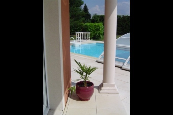 Gîte des Chaussades Villa avec piscine et tennis privés à Gouzon en Creuse
