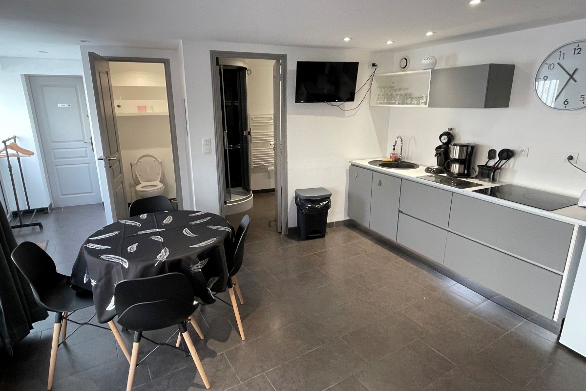 VUE SDB ET TOILETTES INDEPENDANTS