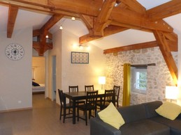 le charme des pierres et du bois.