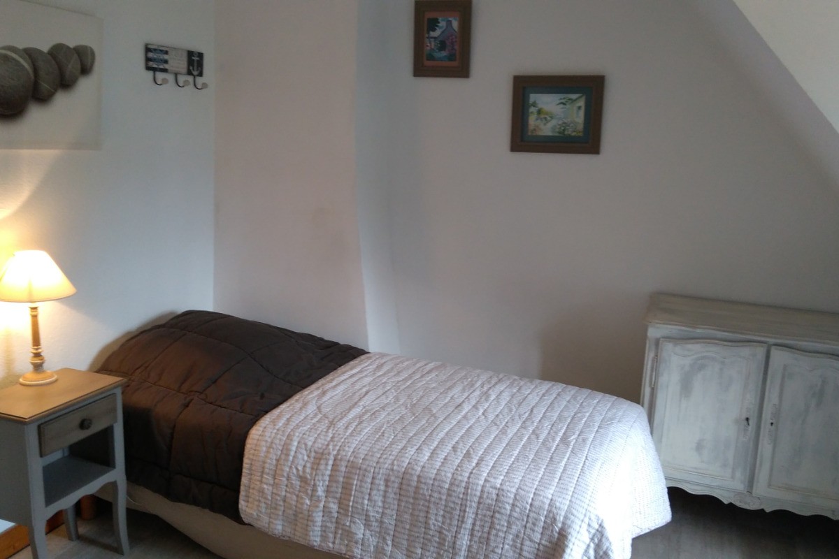 Chambre 3 avec 2 lits