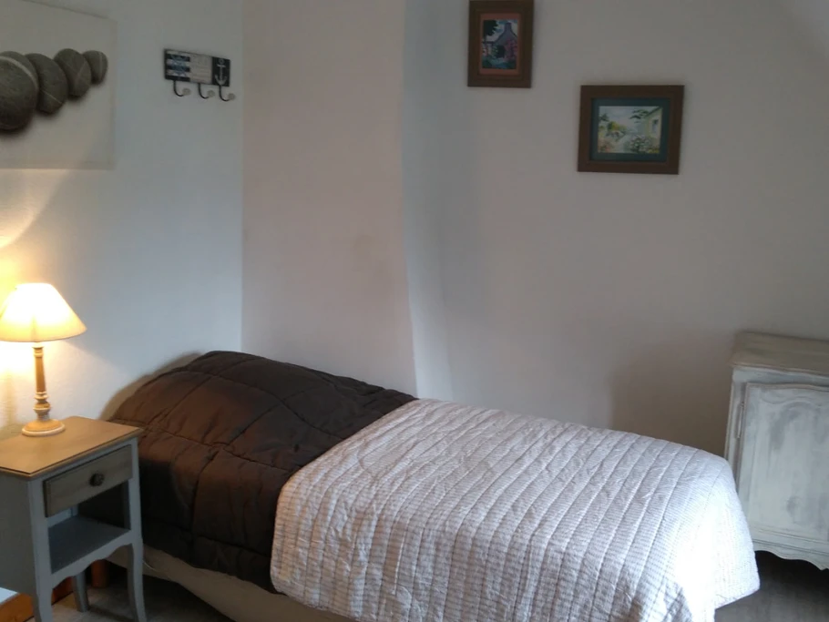 Chambre 3 avec 2 lits